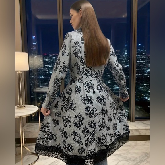 Cross-border Lace Patchwork Vintage Inspired Jacket/Coat. Size M-L. - Picture 3 of 9